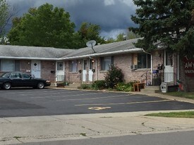 39 Sawyer Ave in Lancaster, NY - Building Photo
