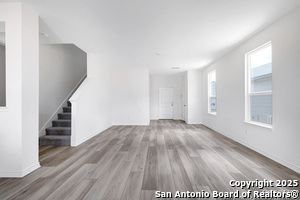 7915 canyon wren in San Antonio, TX - Foto de edificio - Building Photo