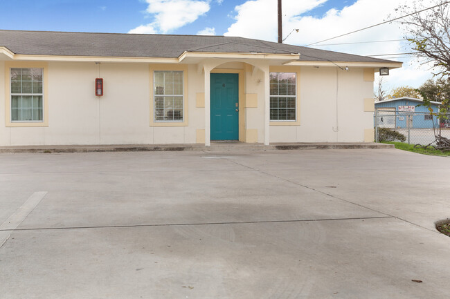 507 Oregon St, Unit 2 in San Antonio, TX - Building Photo - Building Photo