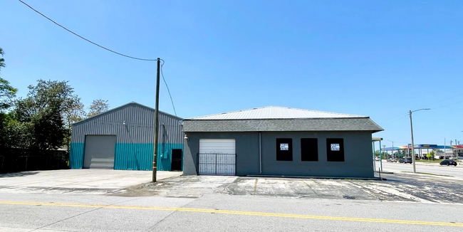 property at 305 Magnolia Ave