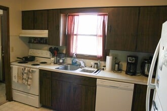 1610 24th St in Ames, IA - Building Photo - Building Photo