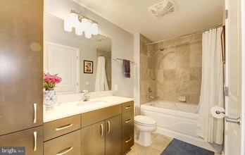 440 L St NW in Washington, DC - Building Photo - Building Photo