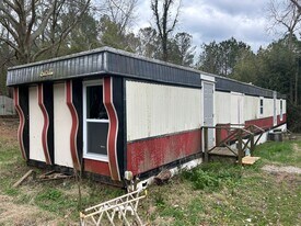 153 Lone Oak Rd in Grantville, GA - Building Photo