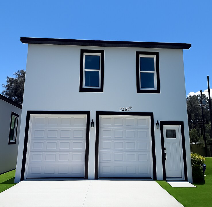 2-7262 15th St N in St. Petersburg, FL - Building Photo