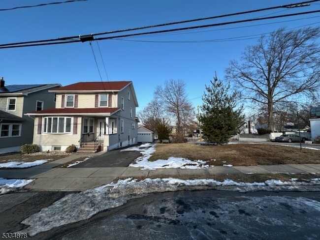 1048 Falls Terrace in Union, NJ - Building Photo - Building Photo