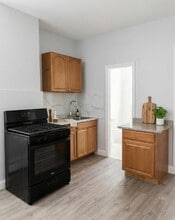 25 E 18th St in Bayonne, NJ - Building Photo - Building Photo