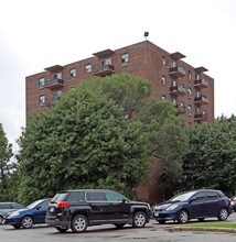 Kingsberry Towers in London, ON - Building Photo - Building Photo