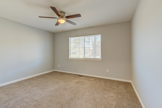 Rivershell Lansing Apartments in Lansing, MI - Building Photo - Interior Photo