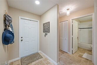 6650 Huntington Lakes Cir in Naples, FL - Building Photo - Building Photo