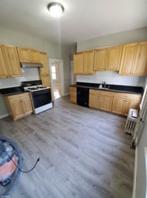 1258 Commonwealth Ave, Unit 1 in Boston, MA - Foto de edificio - Building Photo