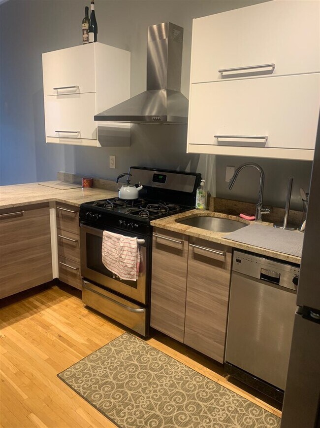554 OBSERVER Hwy-Unit -4R in Hoboken, NJ - Building Photo - Building Photo