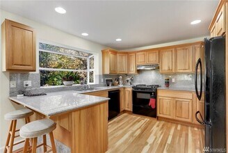 16034 76th Pl NE in Kenmore, WA - Building Photo - Building Photo