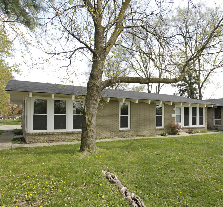 1421 Broadacre Ave in Clawson, MI - Building Photo