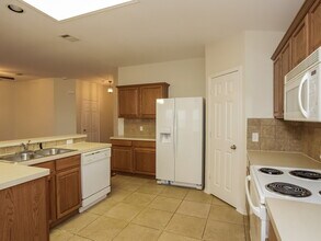 2525 Tar Heel Dr in Fort Worth, TX - Building Photo - Building Photo