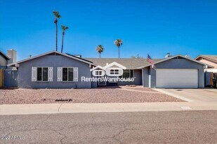 4145 W Danbury Dr in Glendale, AZ - Building Photo