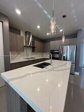 6645 NW 103rd Path in Doral, FL - Building Photo - Building Photo