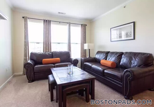 311 Lowell St in Andover, MA - Building Photo - Building Photo