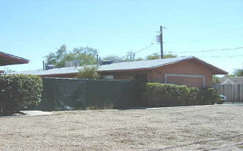 3218-3220 E Monte Vista Dr in Tucson, AZ - Building Photo - Building Photo