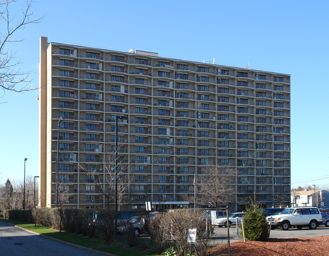 Hudson Ridge Tower in Rochester, NY - Building Photo - Building Photo