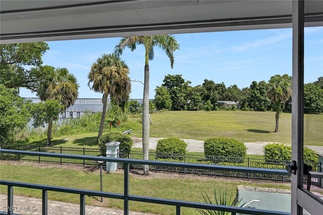 property at 3225 E Riverside Dr