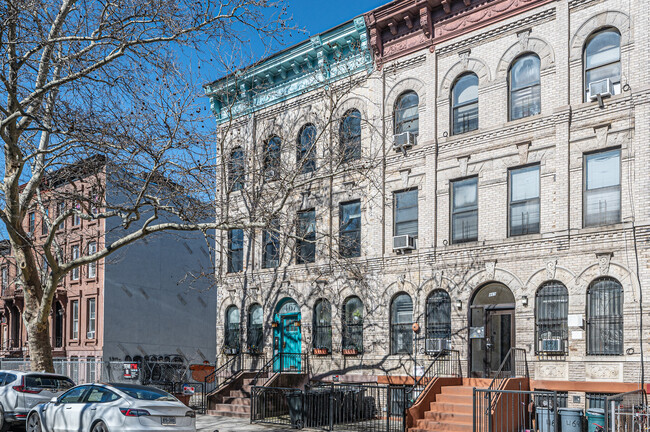 467 Hancock St in Brooklyn, NY - Foto de edificio - Building Photo