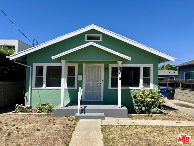 property at 4316 Perlita Ave