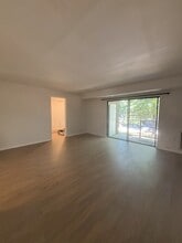 818 Quince Orchard Blvd, Unit 101 in Gaithersburg, MD - Building Photo - Building Photo