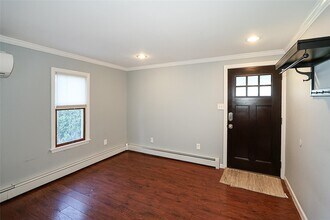 24 Mead Ln in Westbury, NY - Building Photo - Building Photo