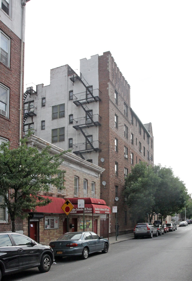 2223 Cortelyou Rd in Brooklyn, NY - Foto de edificio - Building Photo