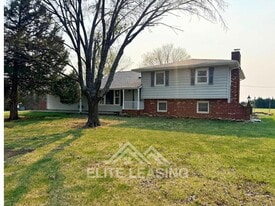 6239 SW Wanamaker Rd in Auburn, KS - Building Photo