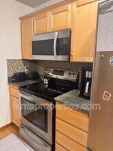 320 Zillah Pl SE in Renton, WA - Foto de edificio - Building Photo