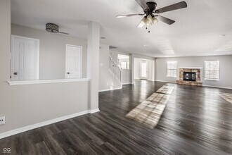 12703 Courage Crossing in Fishers, IN - Building Photo - Building Photo