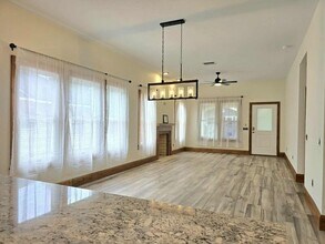 711 E Lime St in Lakeland, FL - Foto de edificio - Building Photo