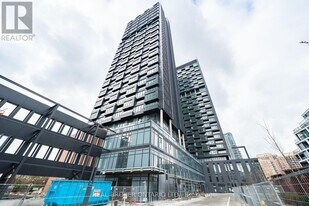 1 Quarrington Ln in North York, ON - Building Photo