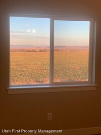 3044 175 E St photo'