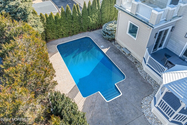 215 Hollywood Ave in Long Branch, NJ - Building Photo - Building Photo