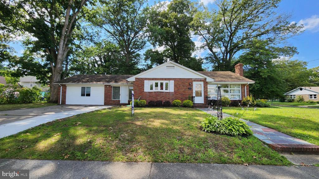 202 Holly St in Glassboro, NJ - Building Photo