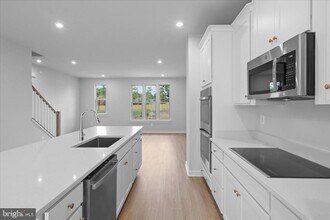 208 Chianti Ter SE in Leesburg, VA - Building Photo - Building Photo