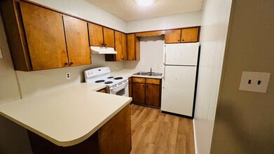 803 N Clay St in Magnolia, AR - Building Photo - Building Photo
