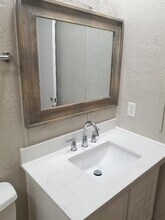 8002 Knightwood Forest Dr in Houston, TX - Building Photo - Building Photo