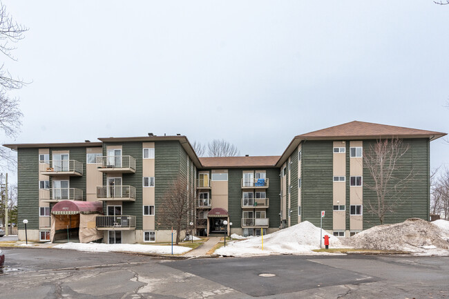 4032-4040 Du Confluent St in Lévis, QC - Building Photo - Building Photo