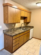 5120 Emerald Dr-Unit -21 in Lincoln, NE - Building Photo - Building Photo