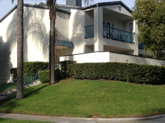 property at 1002 Vía Zapata