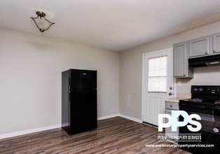 1126 Maple St in Carrollton, GA - Building Photo - Building Photo