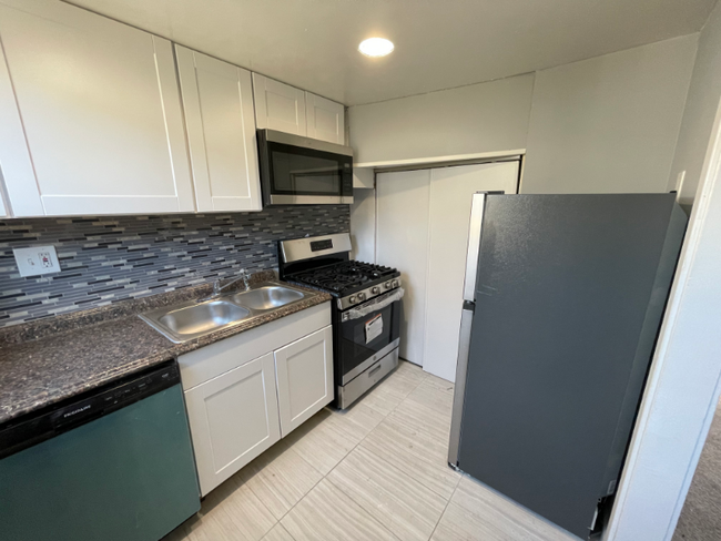 2814 Keating St in Temple Hills, MD - Building Photo - Building Photo
