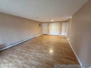 180 Main St in Bridgewater, MA - Building Photo - Building Photo