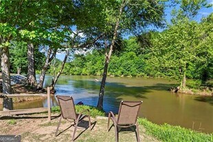 1028 Riverbend Club Dr SE in Atlanta, GA - Building Photo