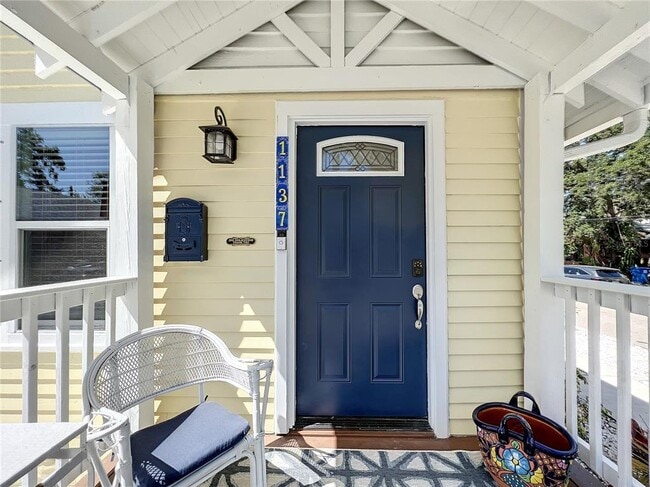 1137 Highland St S in St. Petersburg, FL - Building Photo - Building Photo