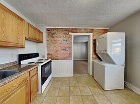 192 E 11th Ave in Columbus, OH - Building Photo