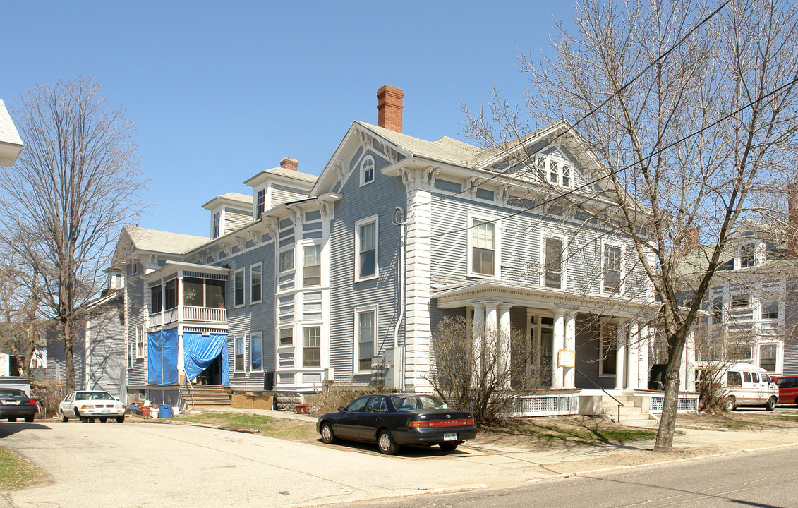 362 Hanover St in Manchester, NH - Building Photo